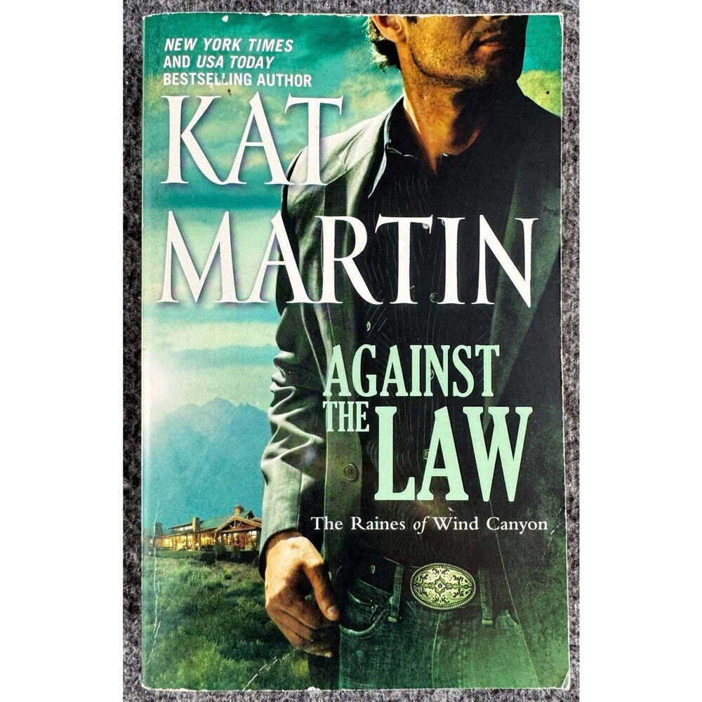 Against the Law by Kat Martin (Paperback)